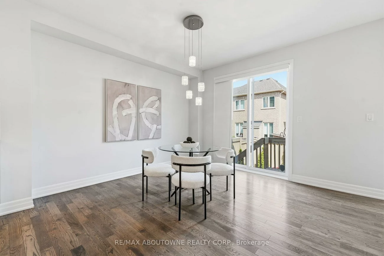 290, Wisteria, 1008 - GO Glenorchy, Oakville