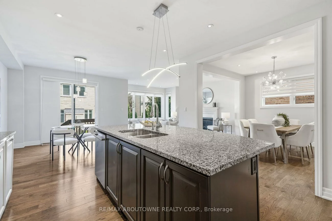 290, Wisteria, 1008 - GO Glenorchy, Oakville