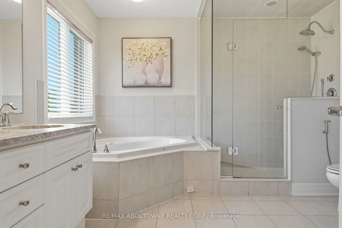 290, Wisteria, 1008 - GO Glenorchy, Oakville
