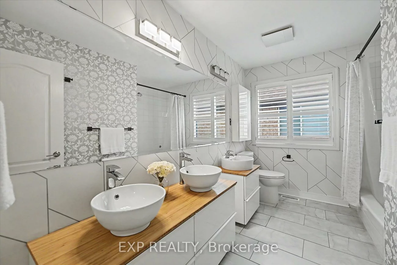 2376, Oakhaven, 1022 - WT West Oak Trails, Oakville