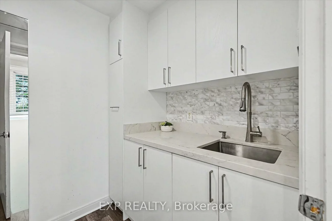 2376, Oakhaven, 1022 - WT West Oak Trails, Oakville