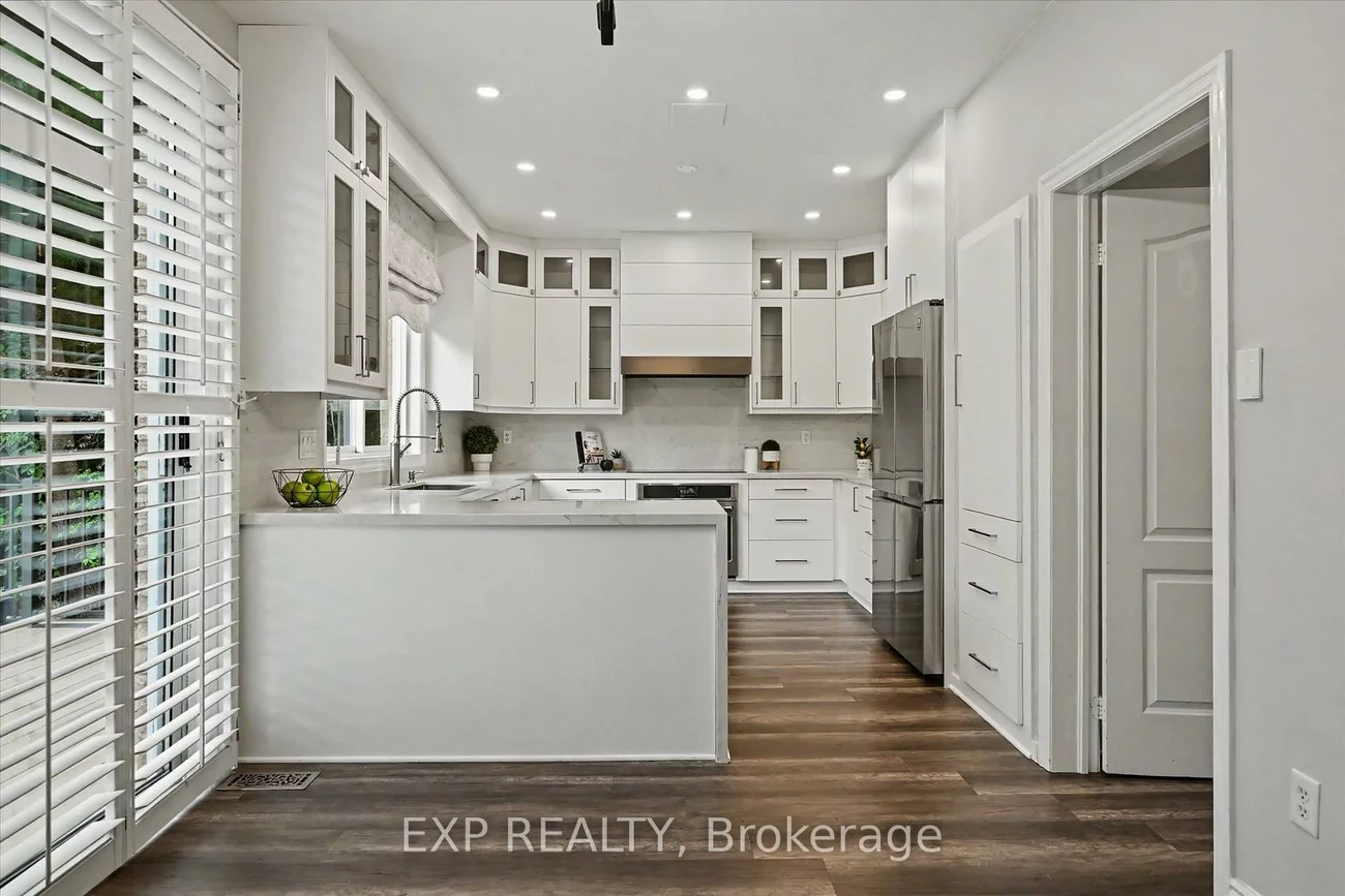 2376, Oakhaven, 1022 - WT West Oak Trails, Oakville