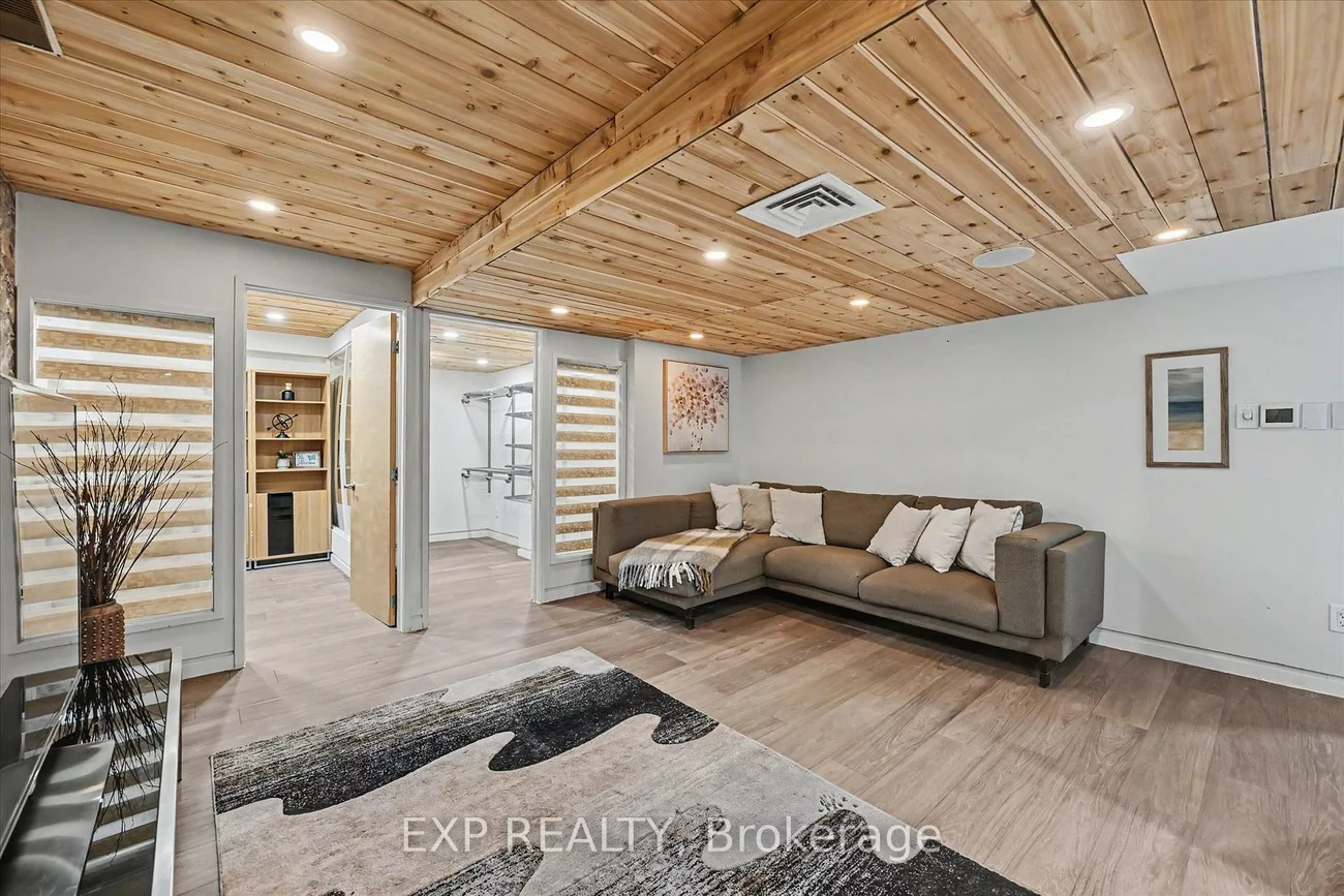2376, Oakhaven, 1022 - WT West Oak Trails, Oakville