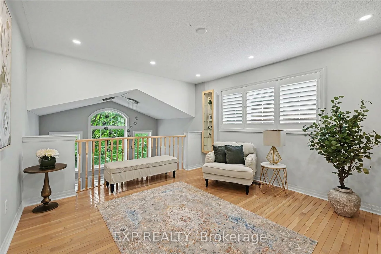 2376, Oakhaven, 1022 - WT West Oak Trails, Oakville