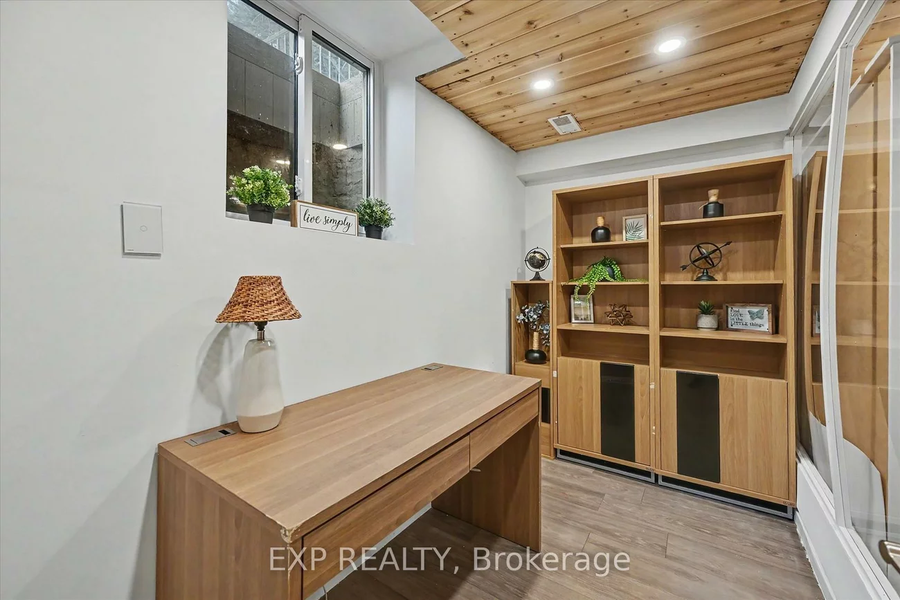 2376, Oakhaven, 1022 - WT West Oak Trails, Oakville