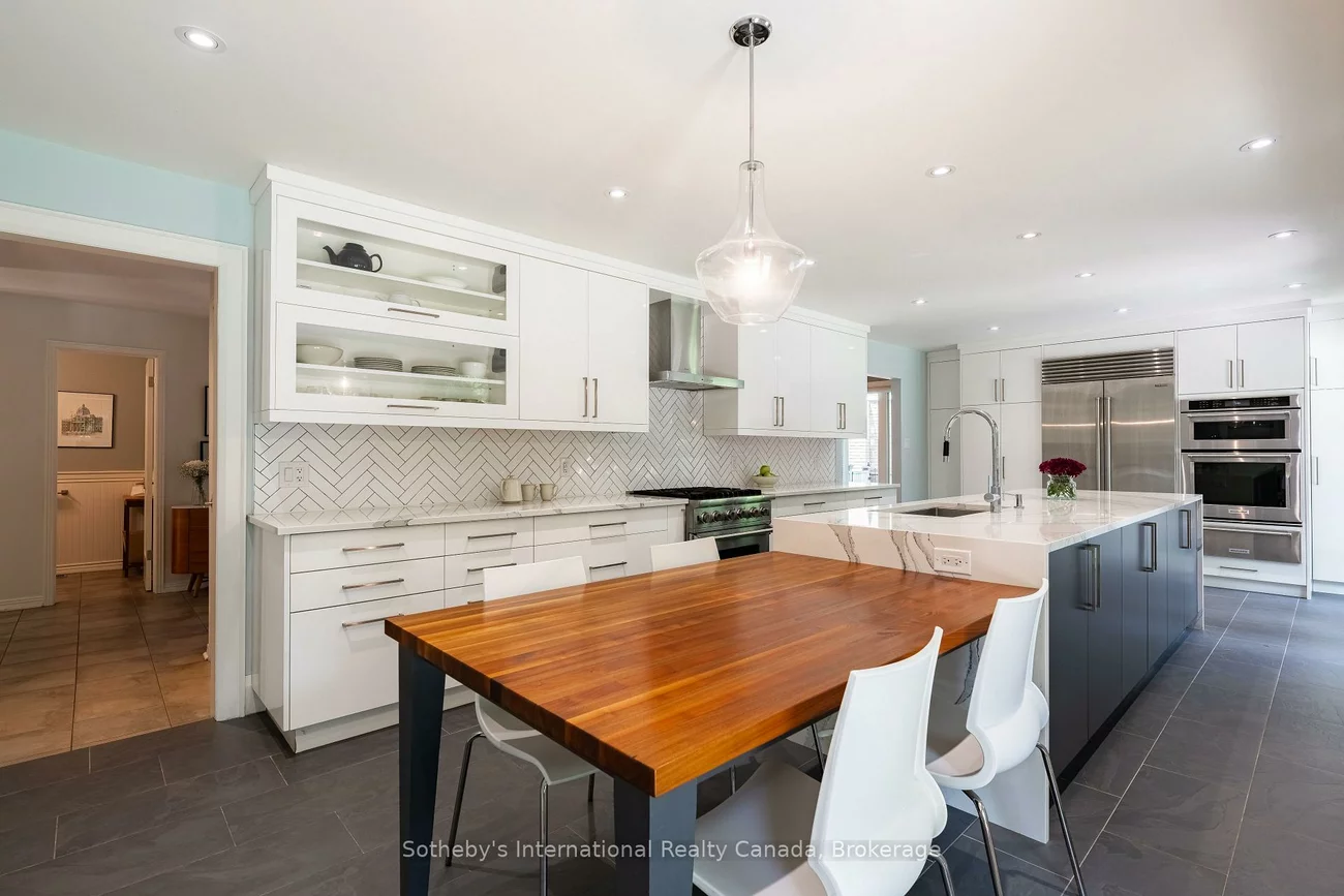 2267, Cedarberry, 1006 - FD Ford, Oakville