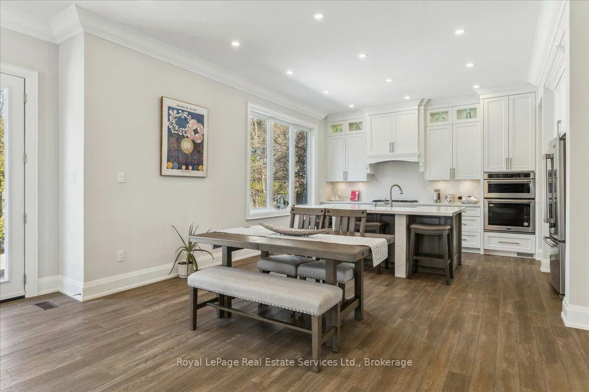 1211, Pinegrove, 1020 - WO West, Oakville