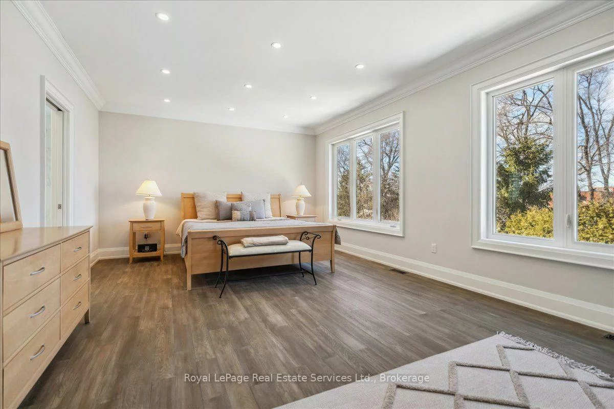 1211, Pinegrove, 1020 - WO West, Oakville