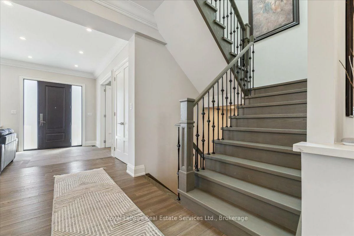 1211, Pinegrove, 1020 - WO West, Oakville