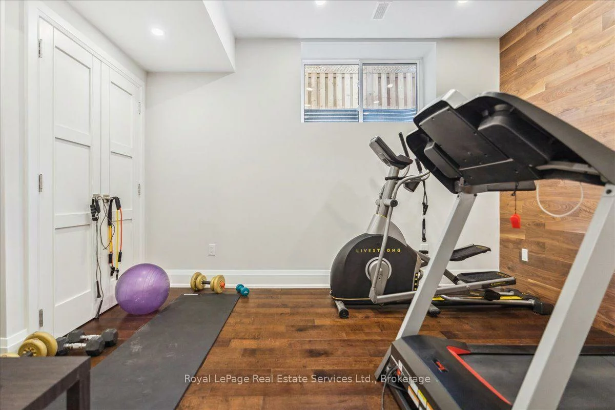 1211, Pinegrove, 1020 - WO West, Oakville