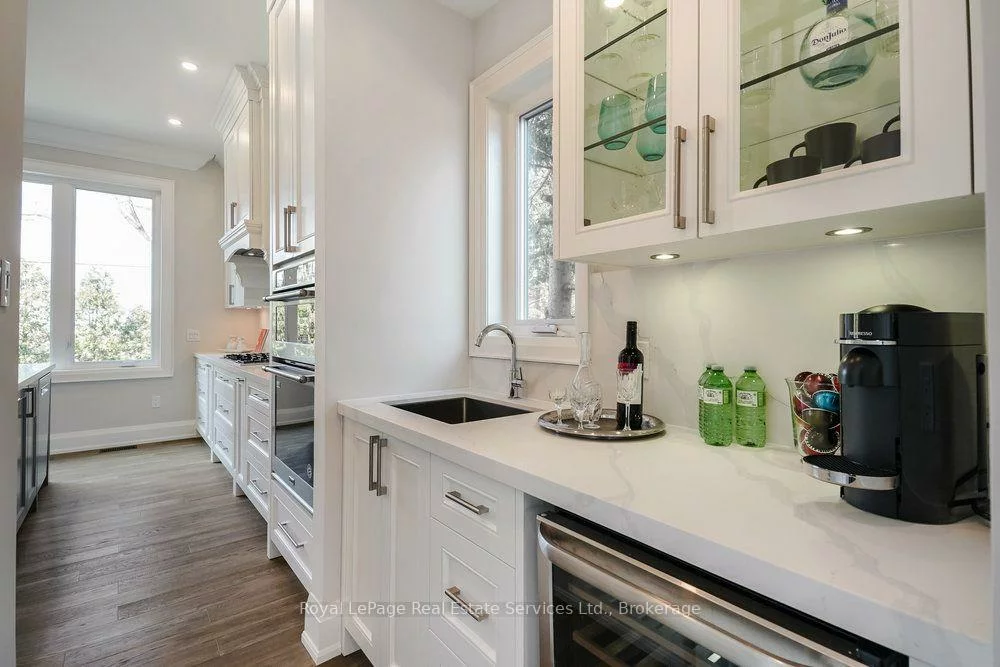 1211, Pinegrove, 1020 - WO West, Oakville