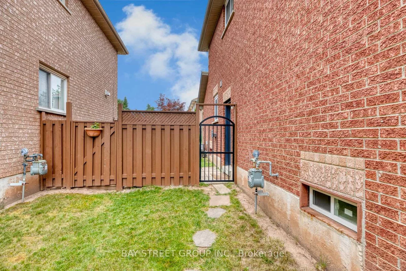 17, Inverhuron, 1015 - RO River Oaks, Oakville