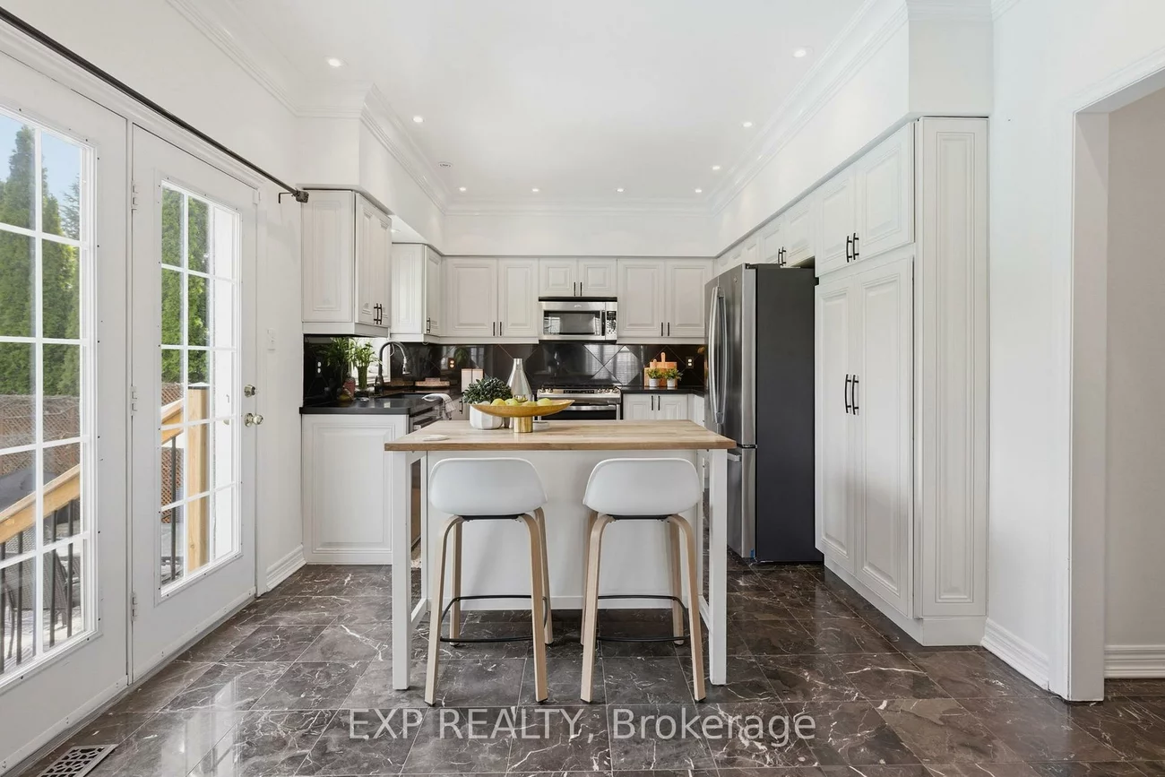 2137, Frontier, 1022 - WT West Oak Trails, Oakville