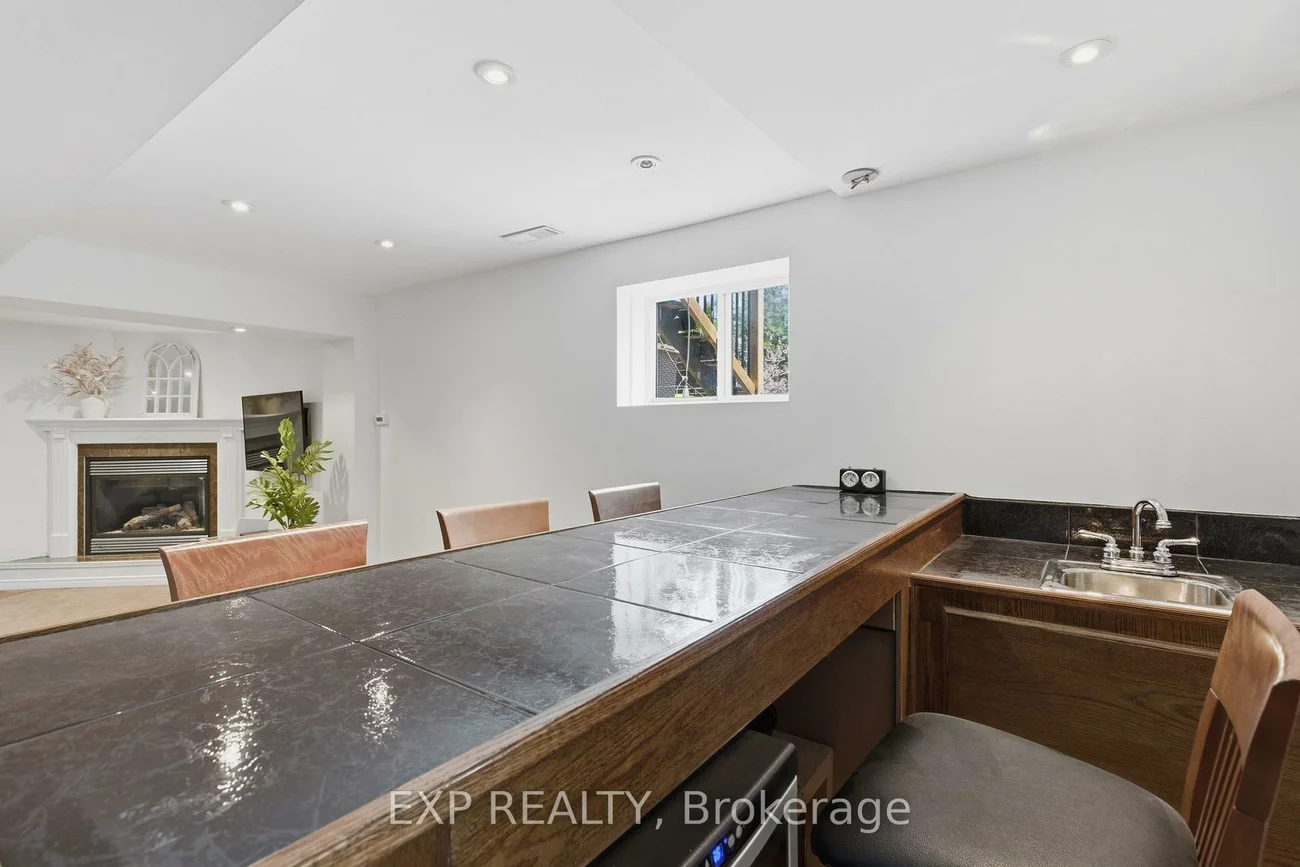 2137, Frontier, 1022 - WT West Oak Trails, Oakville
