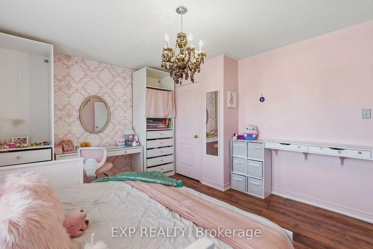 2137, Frontier, 1022 - WT West Oak Trails, Oakville