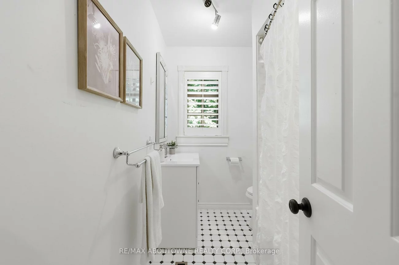 437, Cairncroft, 1011 - MO Morrison, Oakville