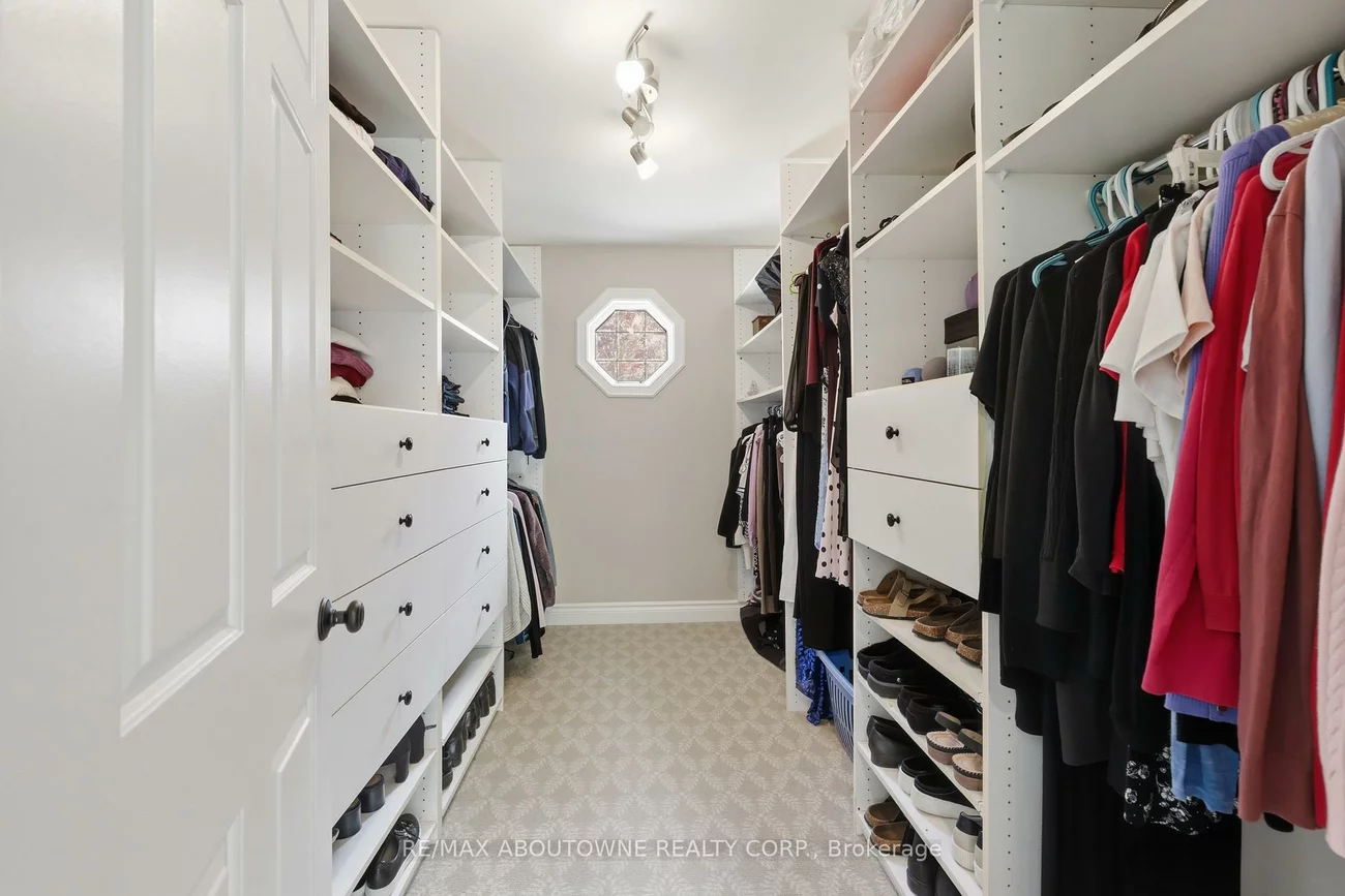 437, Cairncroft, 1011 - MO Morrison, Oakville