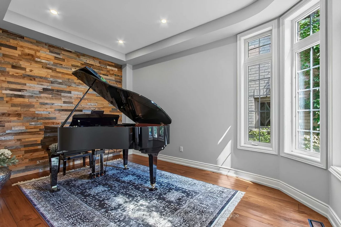 2329, Glenfield, 1022 - WT West Oak Trails, Oakville