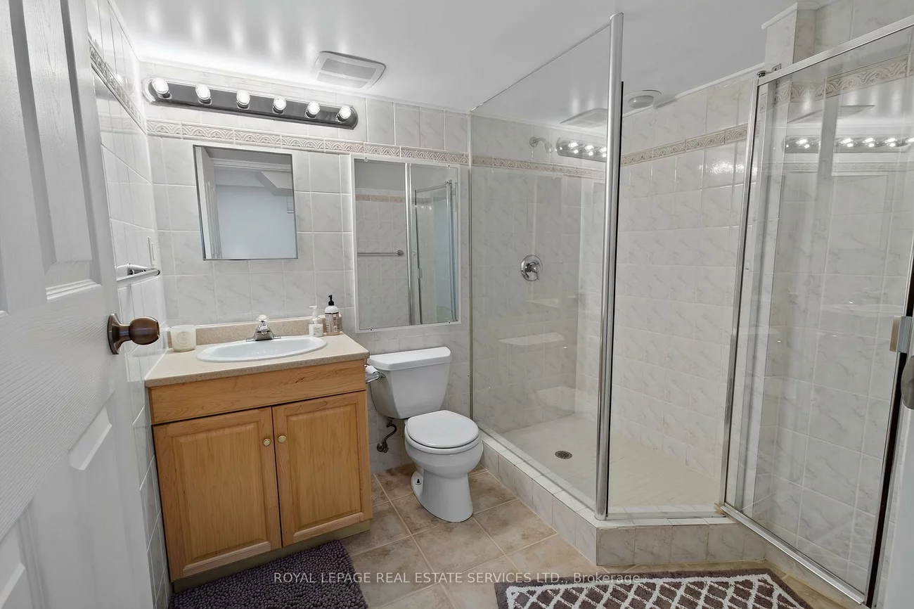 2329, Glenfield, 1022 - WT West Oak Trails, Oakville