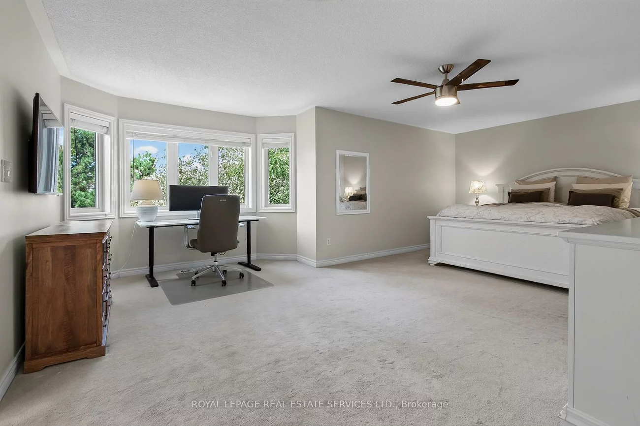2329, Glenfield, 1022 - WT West Oak Trails, Oakville