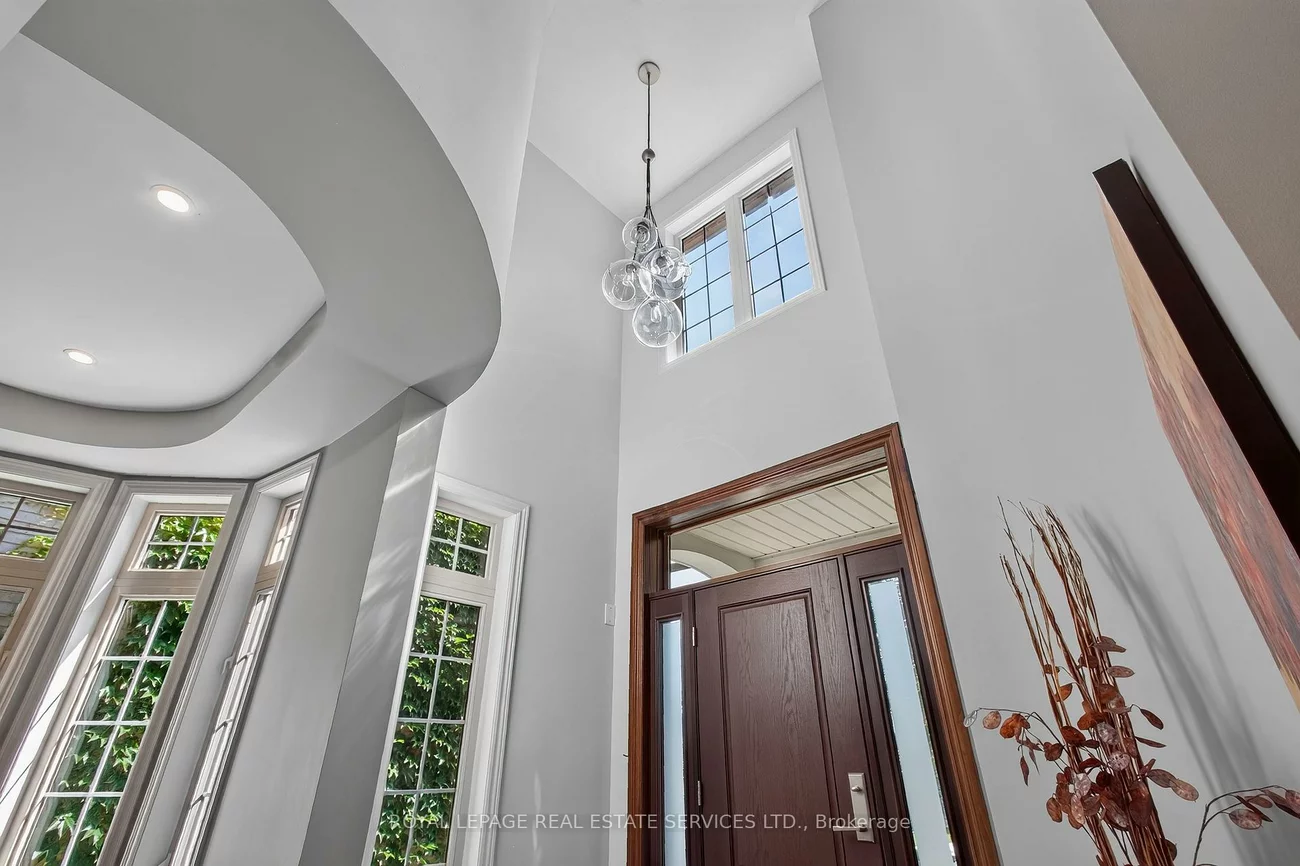 2329, Glenfield, 1022 - WT West Oak Trails, Oakville