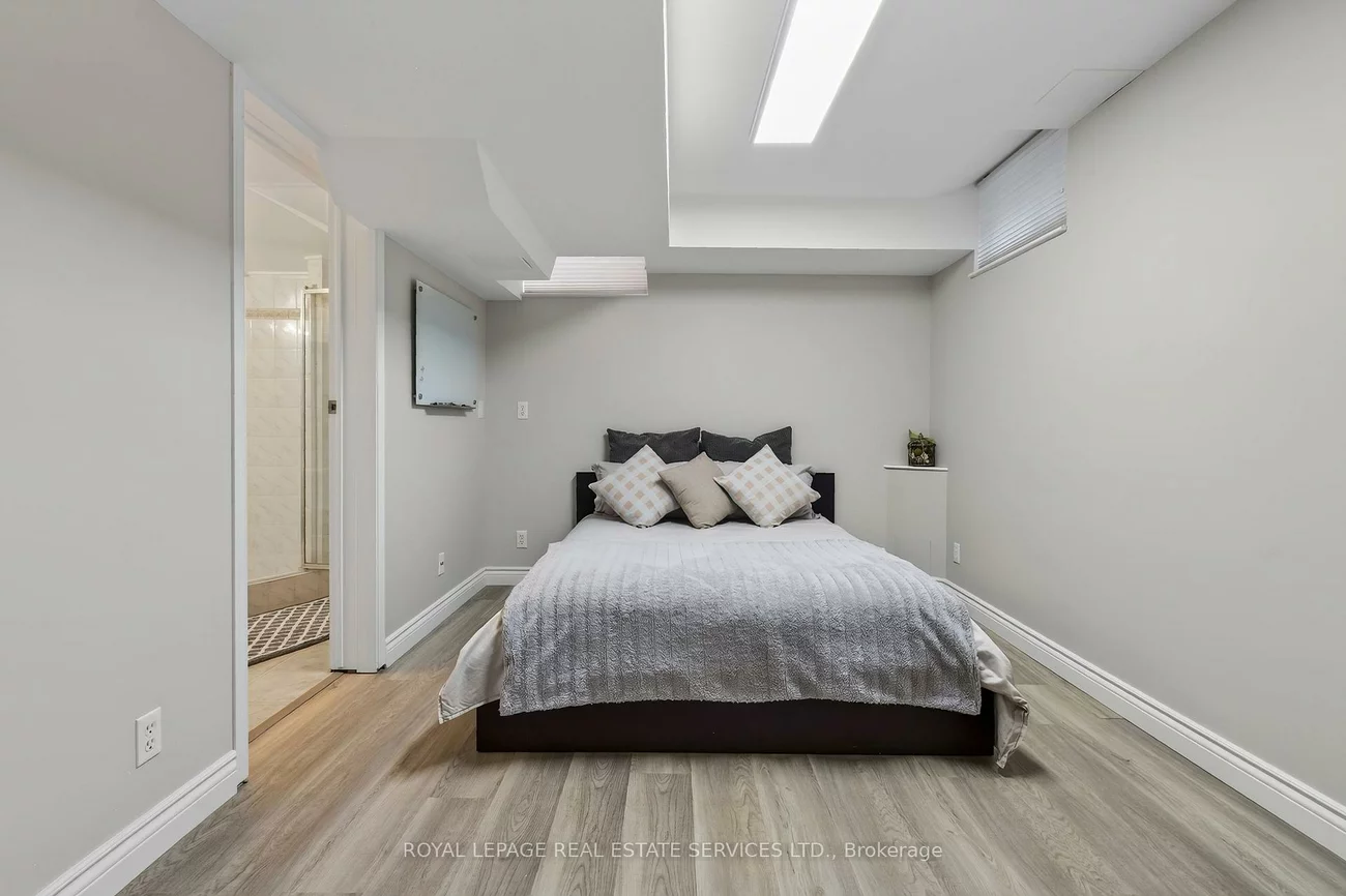 2329, Glenfield, 1022 - WT West Oak Trails, Oakville