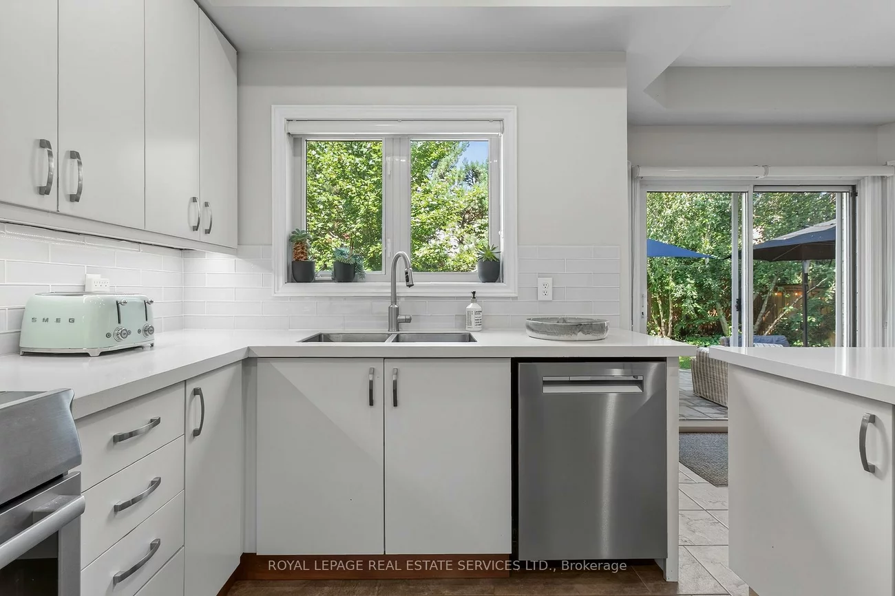 2329, Glenfield, 1022 - WT West Oak Trails, Oakville