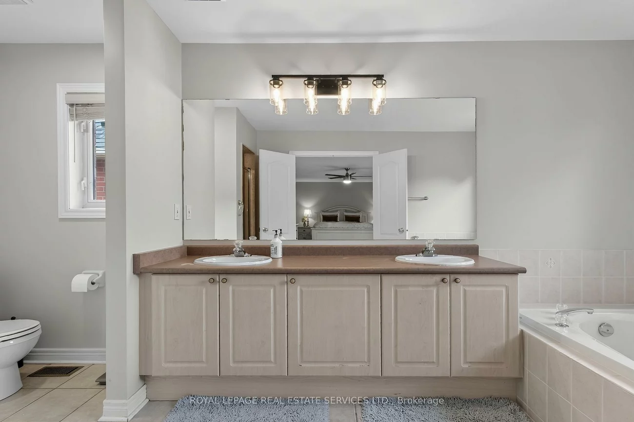 2329, Glenfield, 1022 - WT West Oak Trails, Oakville