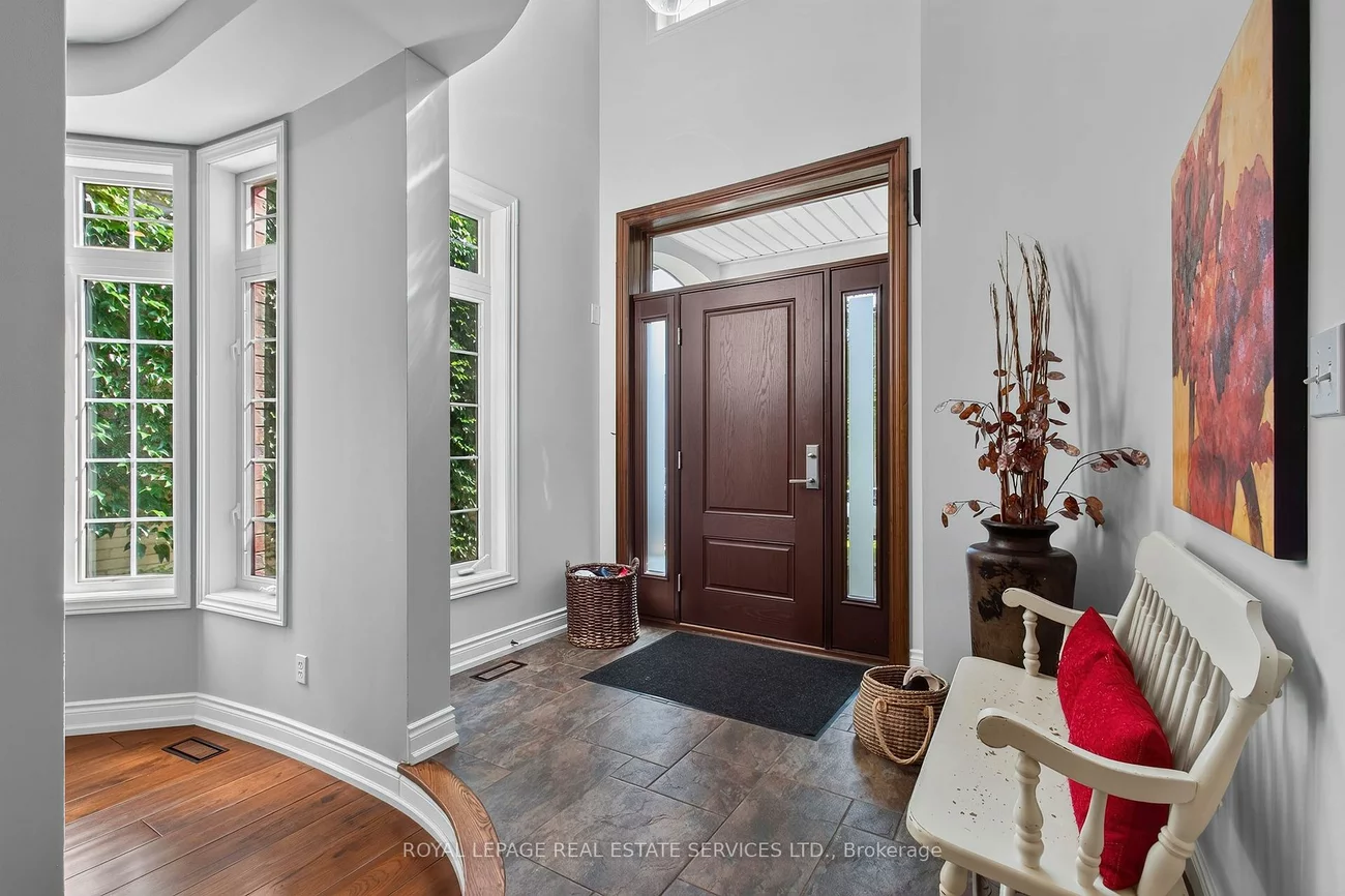 2329, Glenfield, 1022 - WT West Oak Trails, Oakville