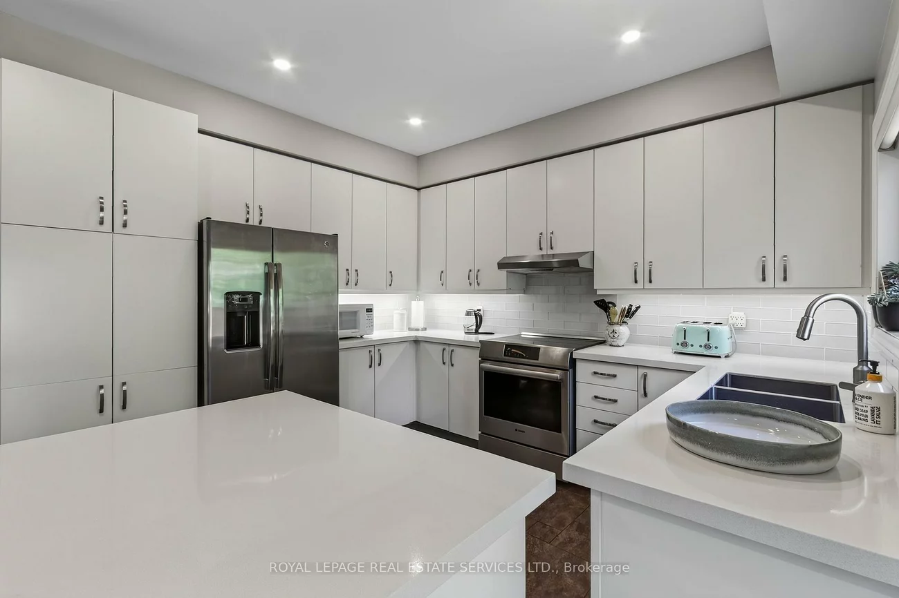 2329, Glenfield, 1022 - WT West Oak Trails, Oakville