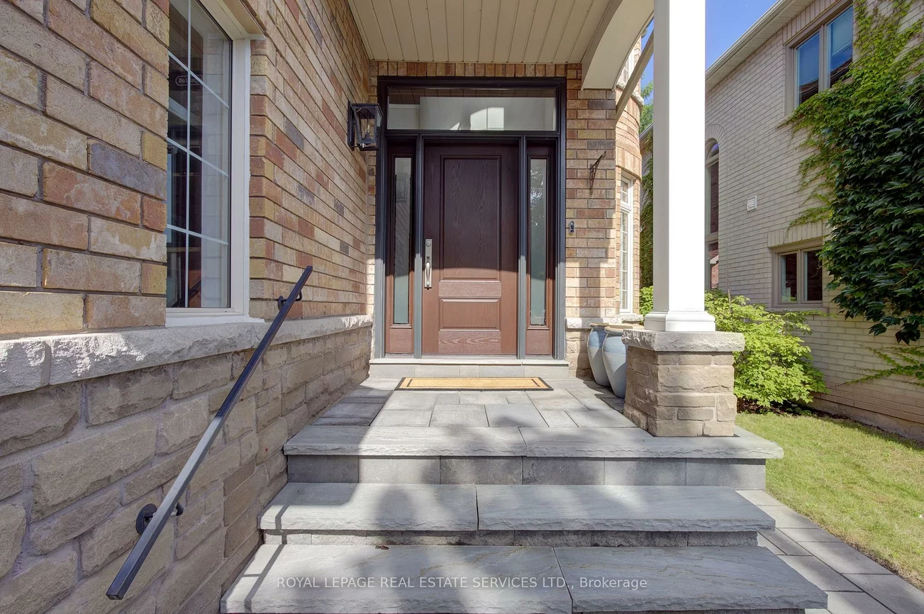 2329, Glenfield, 1022 - WT West Oak Trails, Oakville