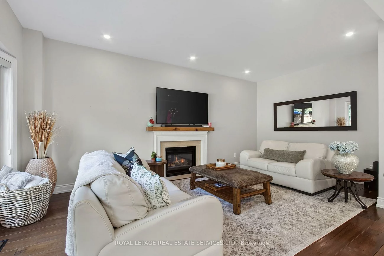 2329, Glenfield, 1022 - WT West Oak Trails, Oakville