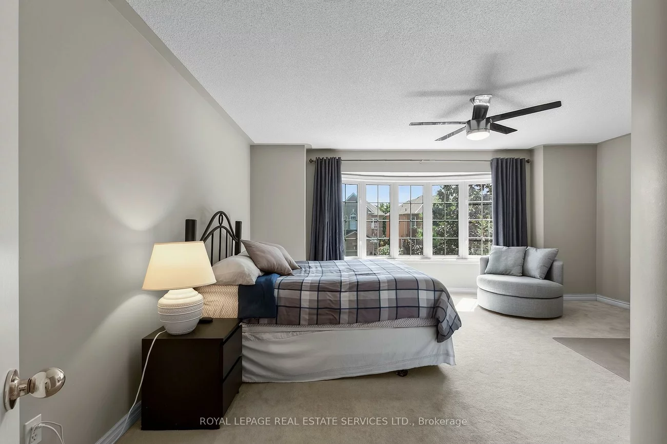 2329, Glenfield, 1022 - WT West Oak Trails, Oakville
