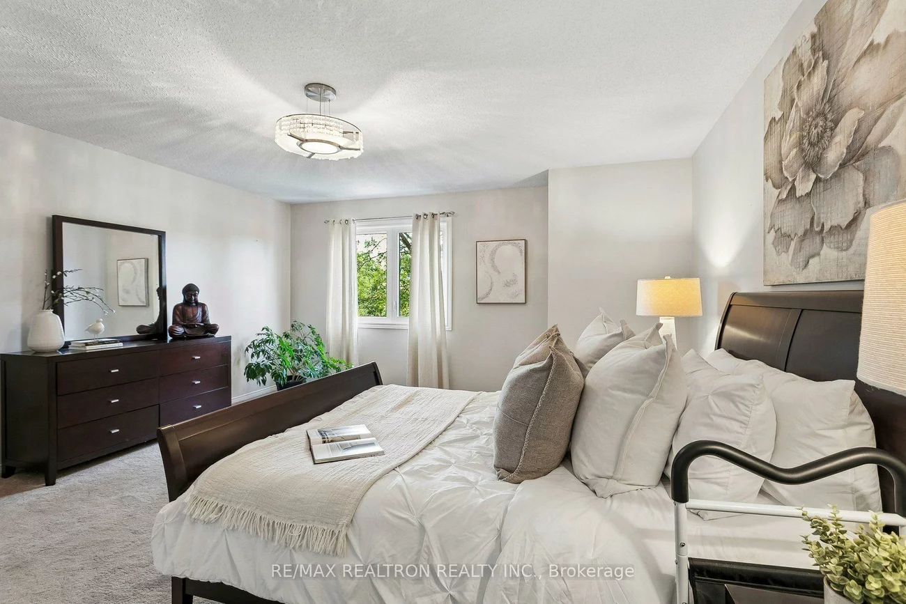 2537, Addingham, 1004 - CV Clearview, Oakville
