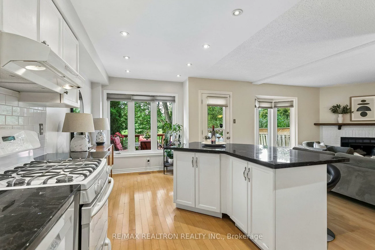 2537, Addingham, 1004 - CV Clearview, Oakville