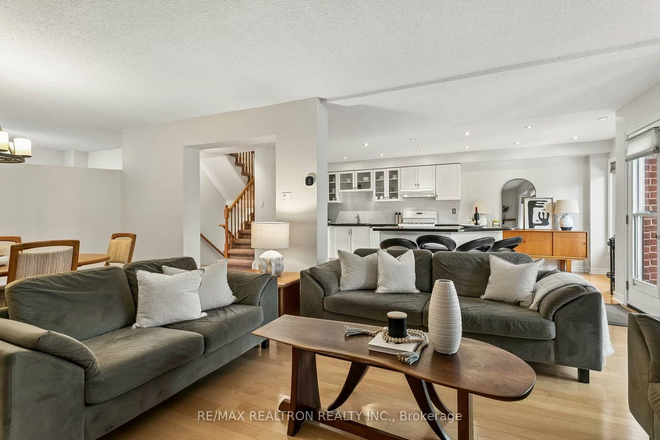 2537, Addingham, 1004 - CV Clearview, Oakville