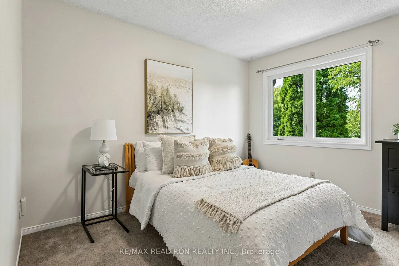 2537, Addingham, 1004 - CV Clearview, Oakville