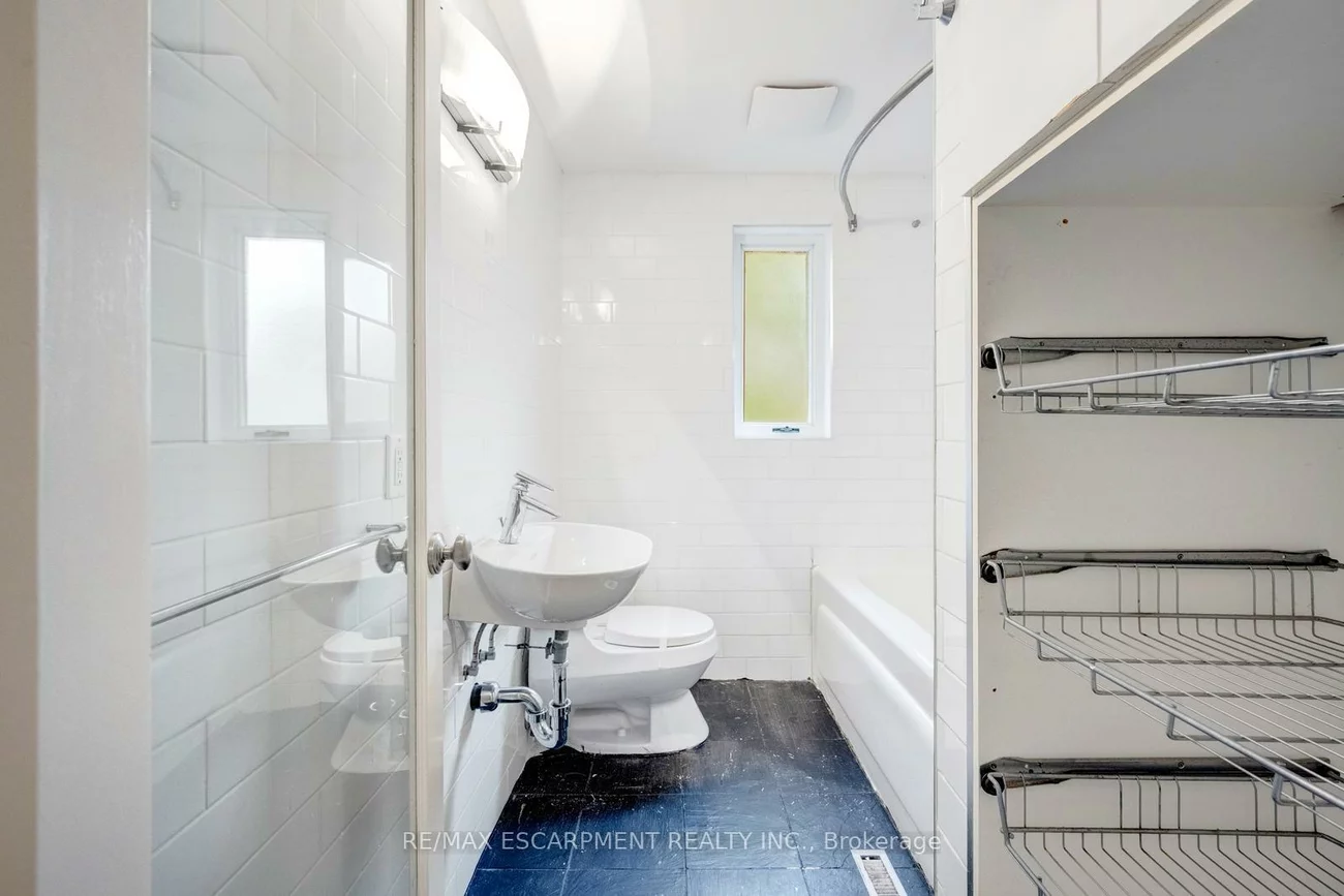 7, Washington, 1002 - CO Central, Oakville