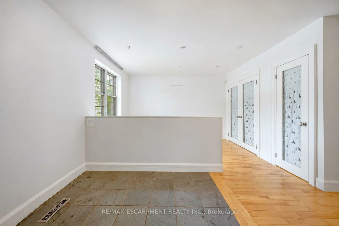 7, Washington, 1002 - CO Central, Oakville