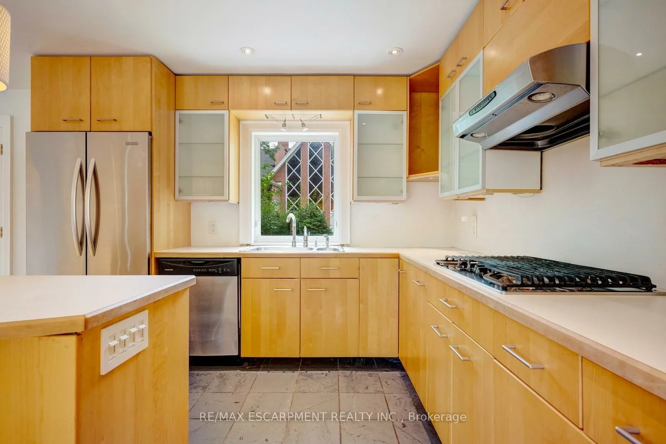7, Washington, 1002 - CO Central, Oakville