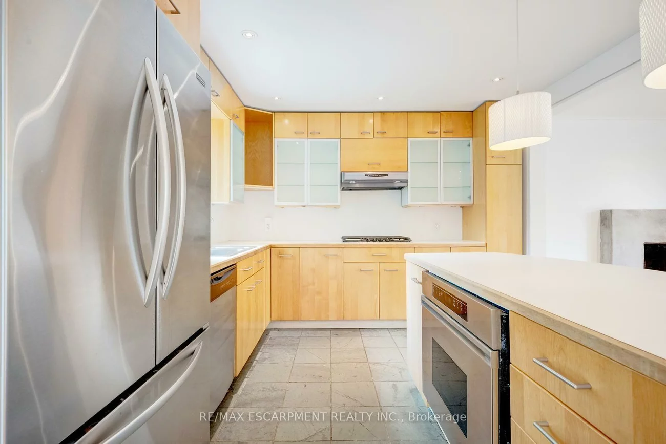 7, Washington, 1002 - CO Central, Oakville