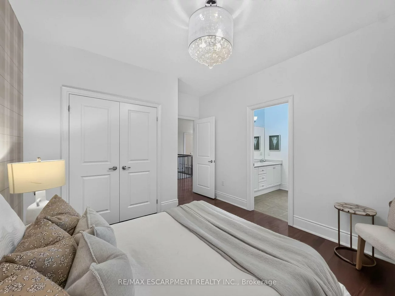 2121, Blackforest, 1022 - WT West Oak Trails, Oakville