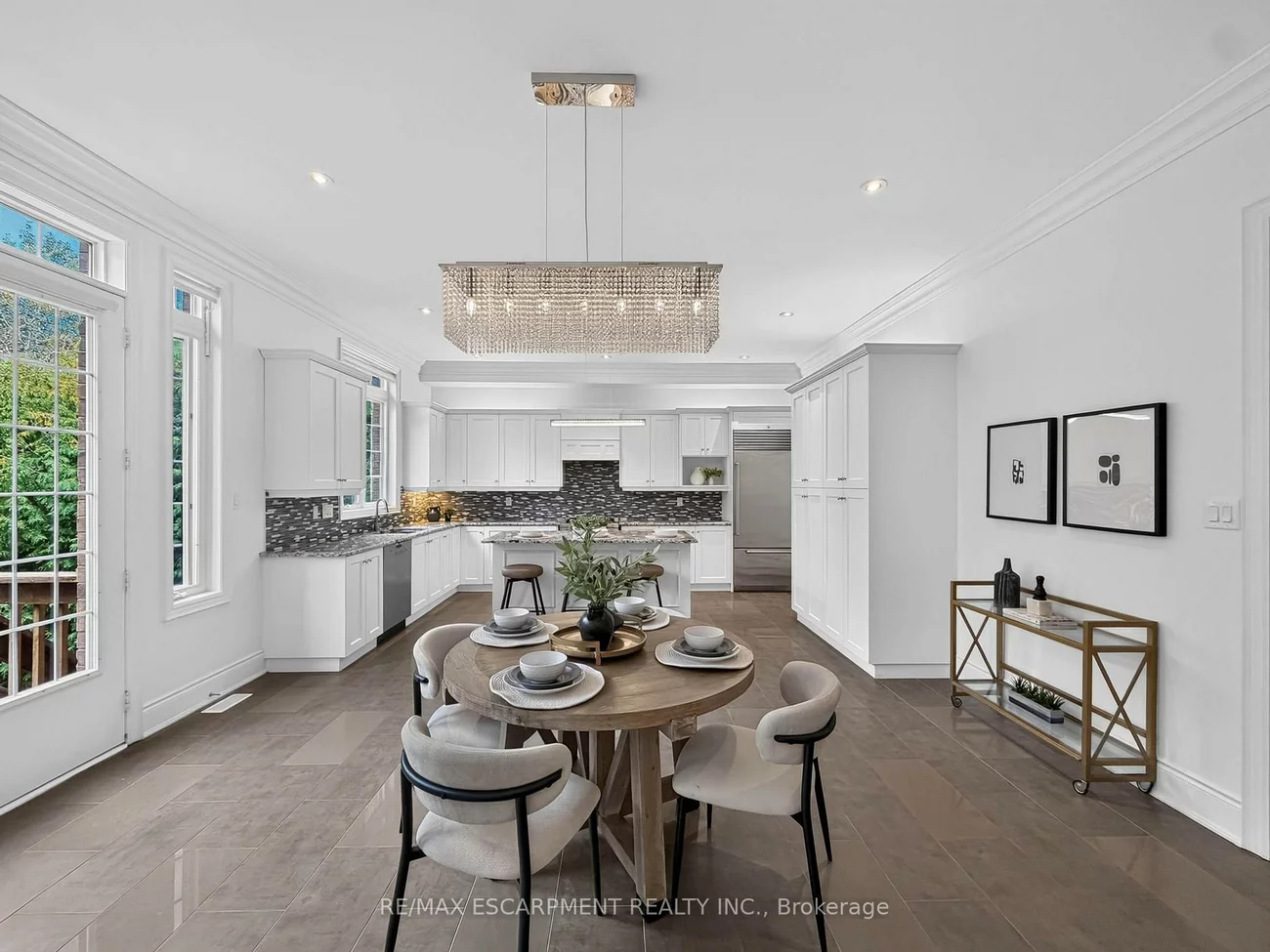 2121, Blackforest, 1022 - WT West Oak Trails, Oakville
