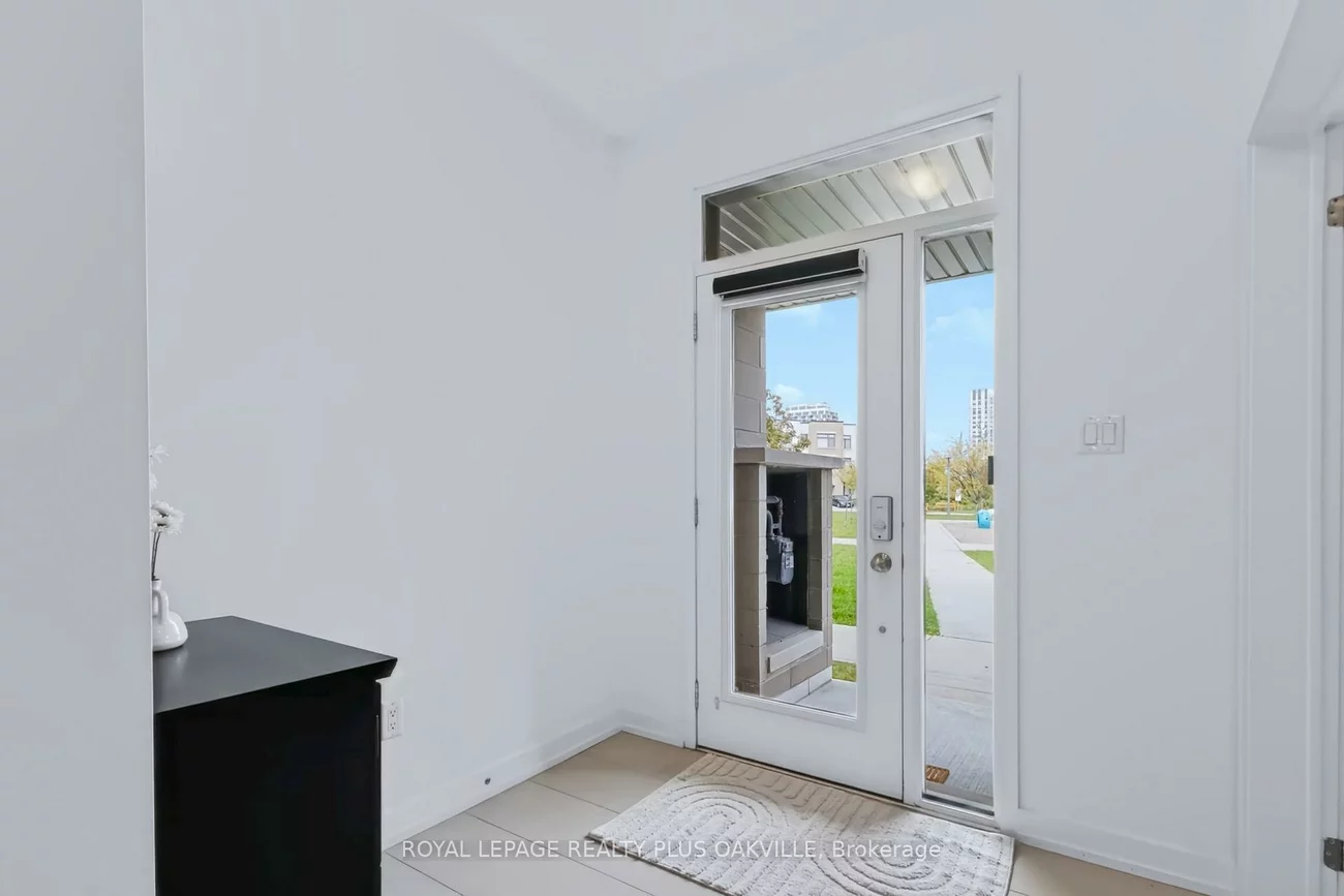211, Squire, 1008 - GO Glenorchy, Oakville