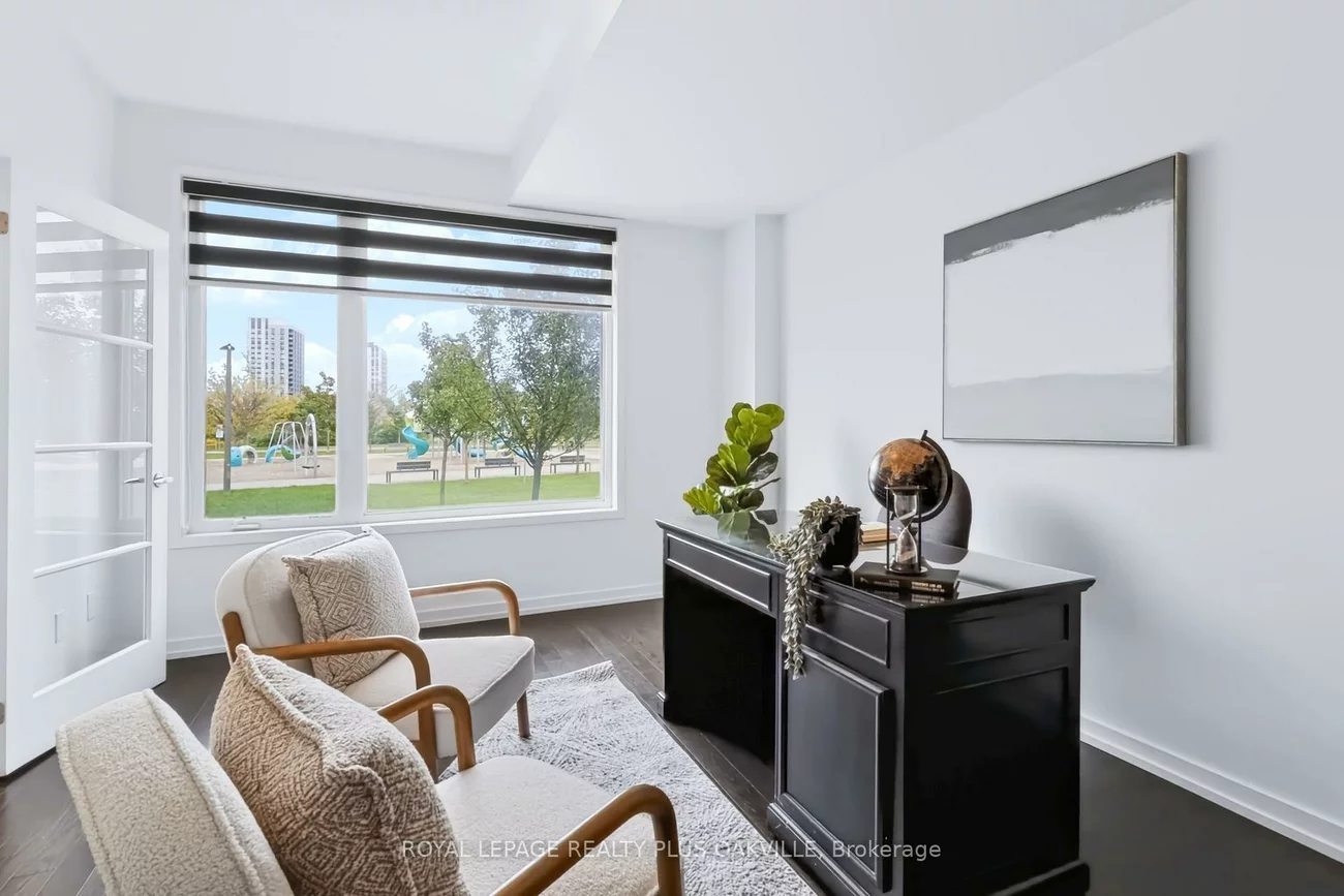 211, Squire, 1008 - GO Glenorchy, Oakville