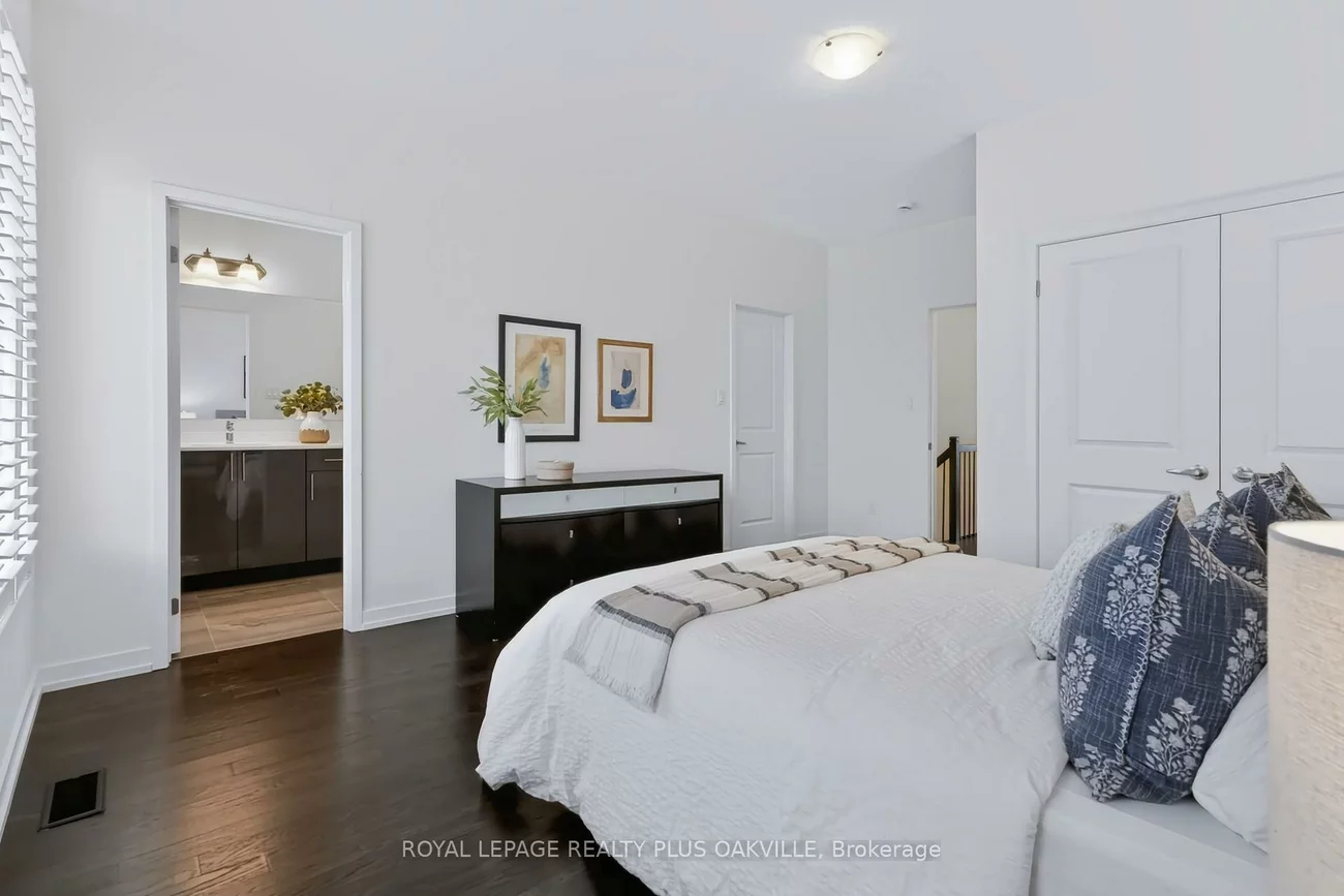 211, Squire, 1008 - GO Glenorchy, Oakville