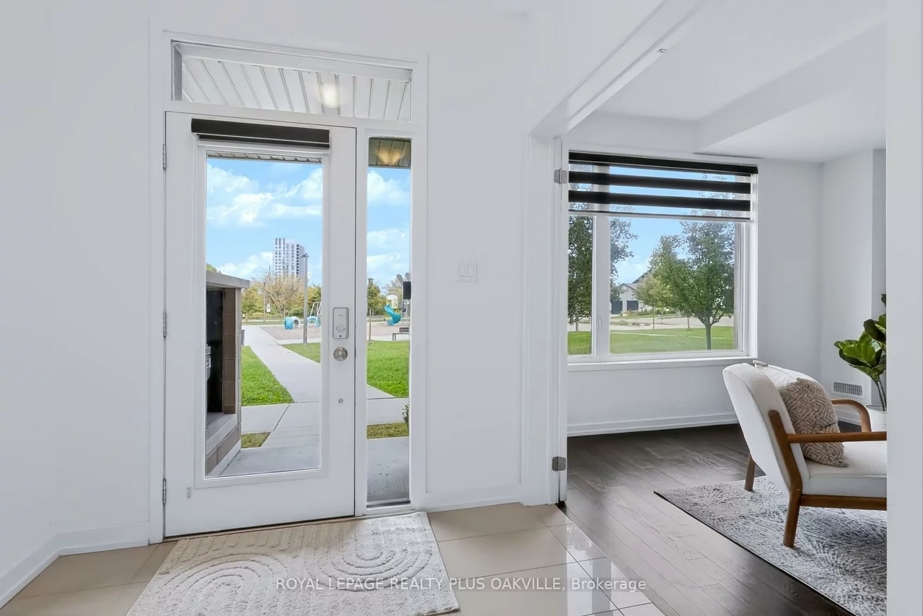 211, Squire, 1008 - GO Glenorchy, Oakville