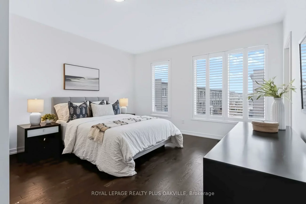 211, Squire, 1008 - GO Glenorchy, Oakville