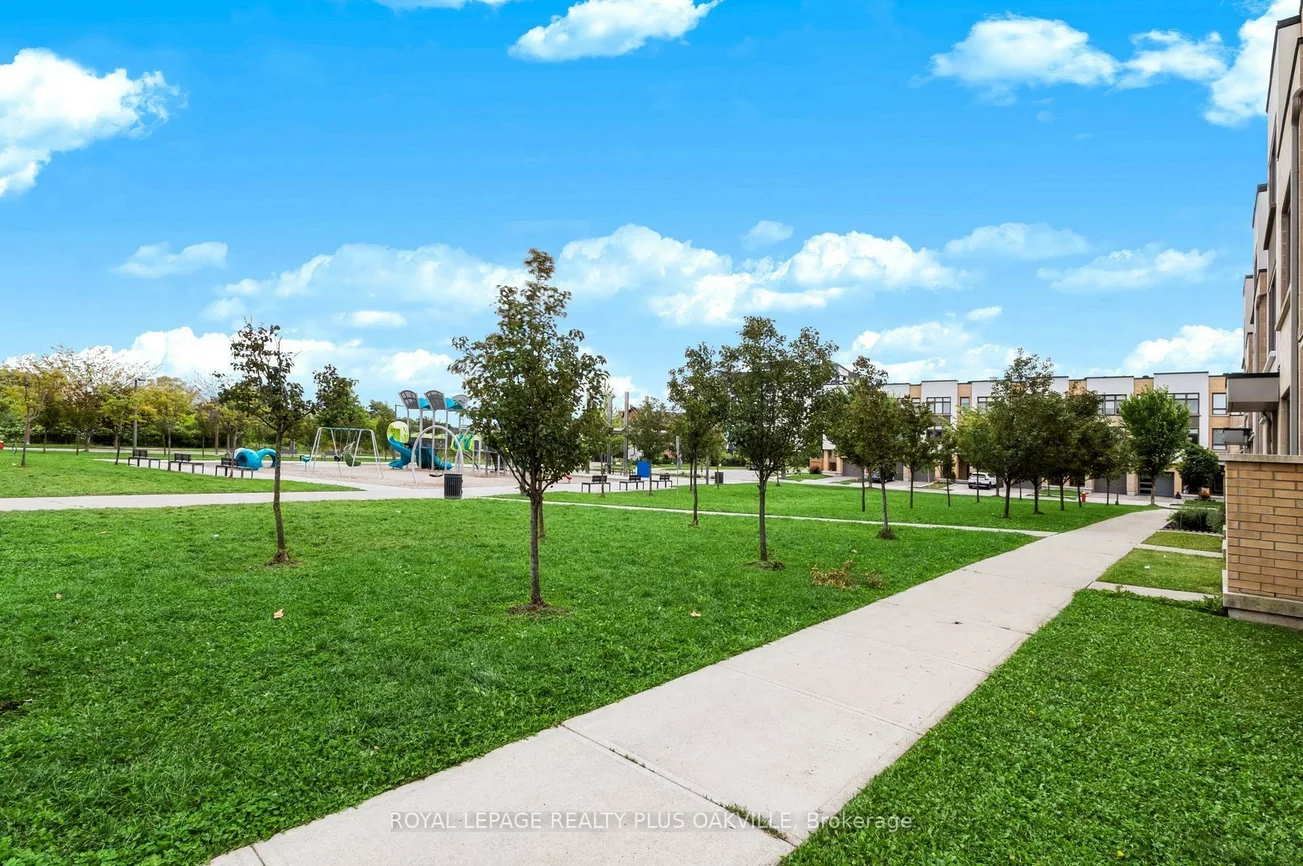 211, Squire, 1008 - GO Glenorchy, Oakville