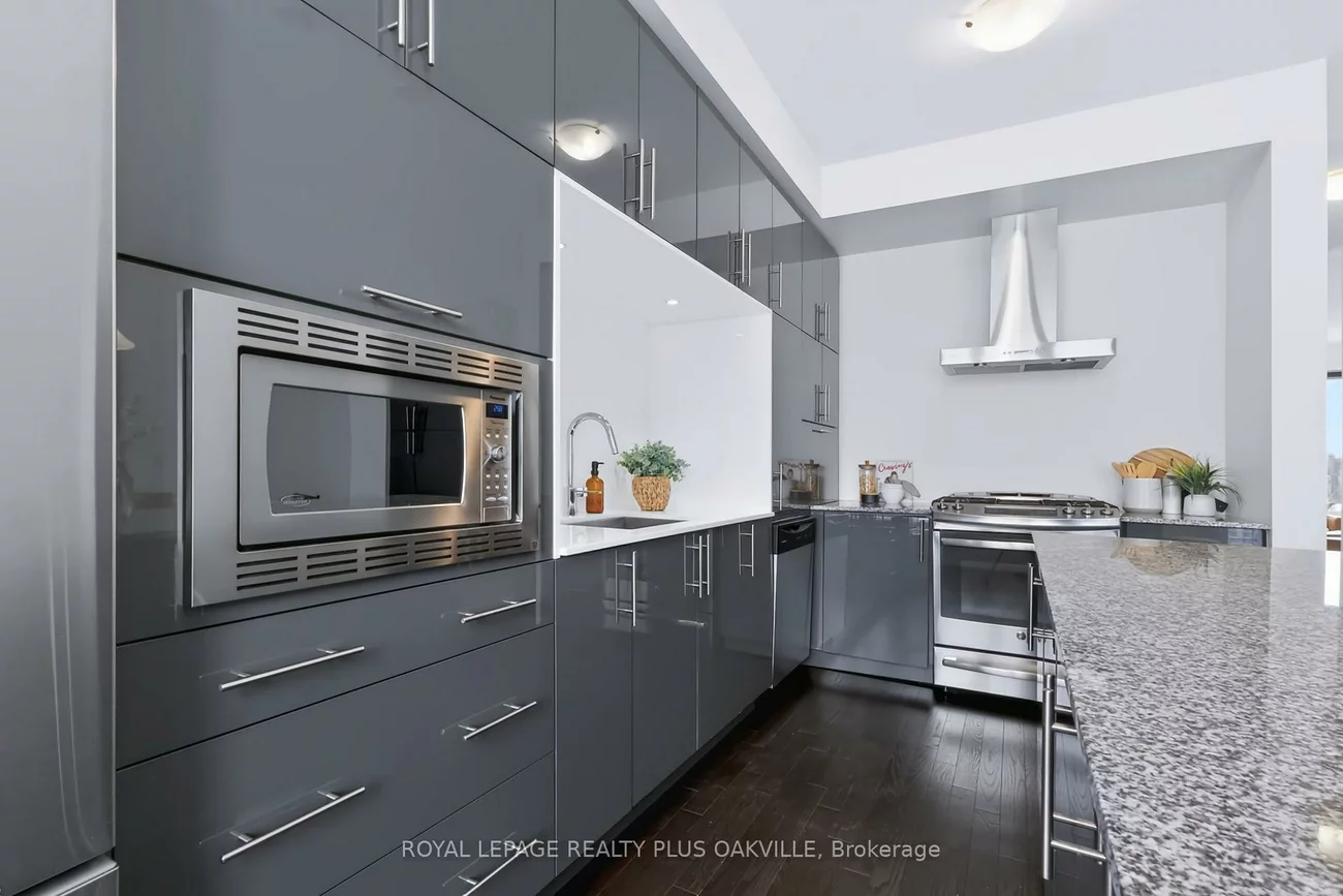 211, Squire, 1008 - GO Glenorchy, Oakville